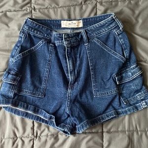 Hollister Curvy Ultra High Rise Cargo Mom Shorts 3"